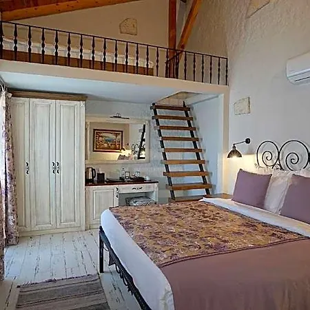 Alacati Aura 3*